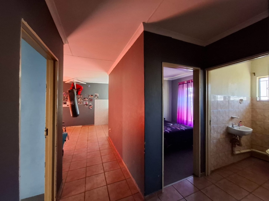4 Bedroom Property for Sale in Oos Einde North West